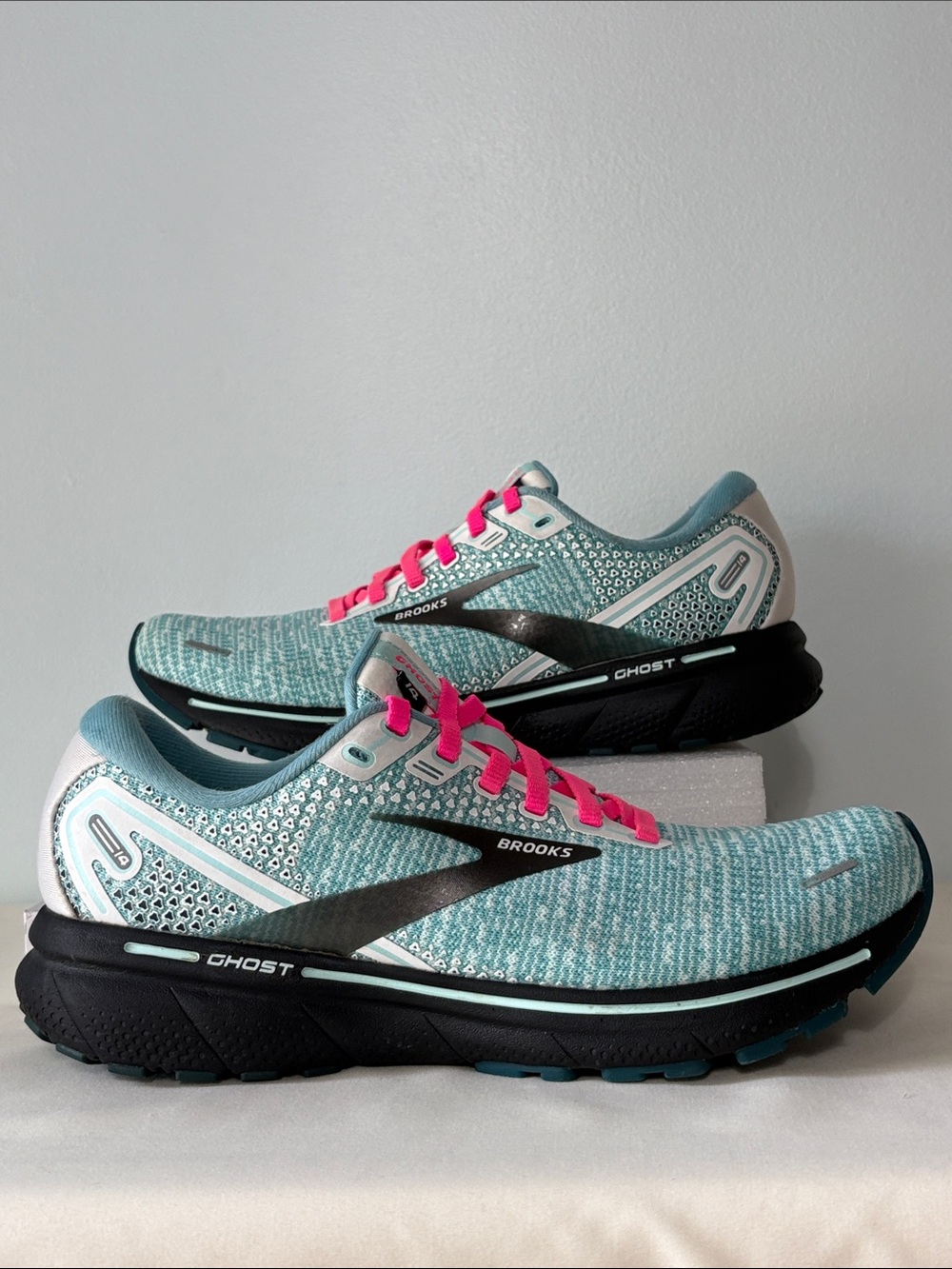 Brooks Women’s Ghost 14 Neutral Running Shoes — Light Blue with Pink Laces. - Picture 6 of 15
